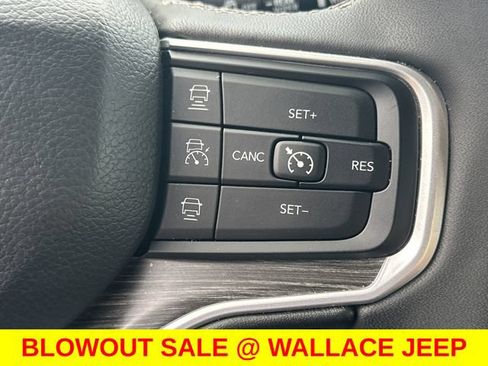 Certified 2024 Jeep Wagoneer Series II w/ Flexible Seating Group AWD/4WD image 24