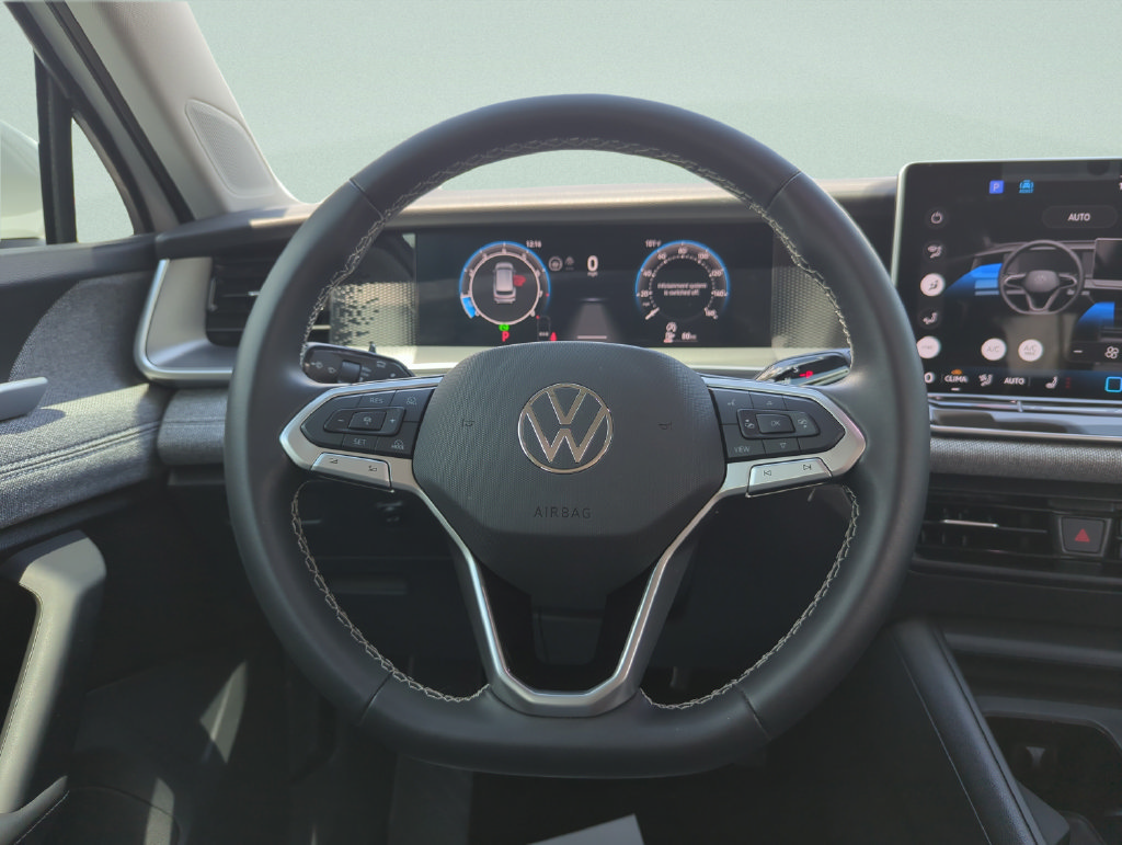 Used 2025 Volkswagen Tiguan S FWD image 25