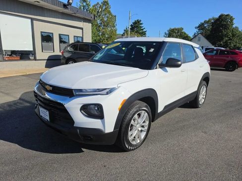 Used 2021 Chevrolet TrailBlazer LS AWD/4WD image 3