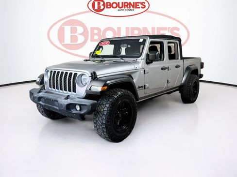 Used 2020 Jeep Gladiator Sport w/ Quick Order Package 24S AWD/4WD image 4
