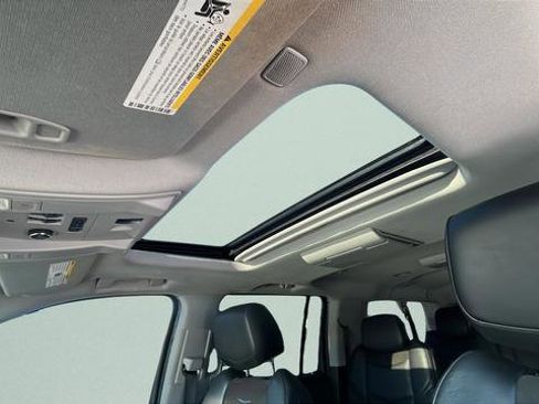 Used 2018 Cadillac Escalade ESV Luxury image 20