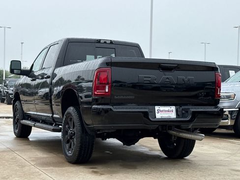 New 2026 RAM 2500 Laramie AWD/4WD image 7