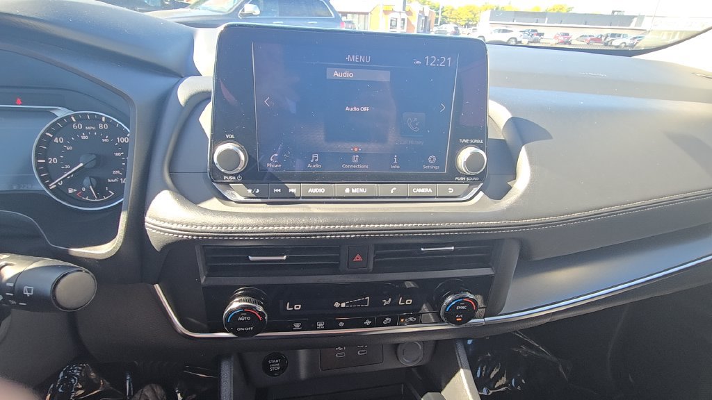 Used 2025 Nissan Rogue SV AWD/4WD image 19