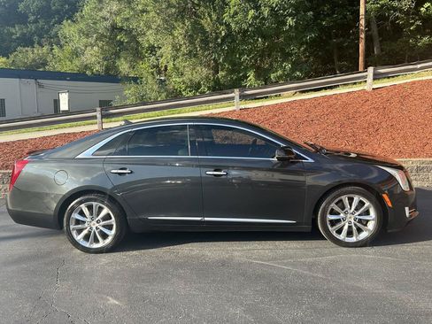 Used 2014 Cadillac XTS Luxury w/ Driver Awareness Package FWD image 4
