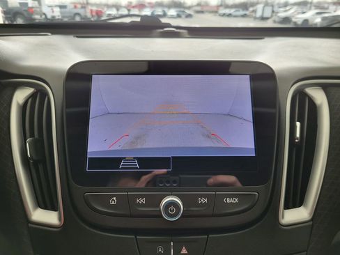 Used 2025 Chevrolet Malibu LT image 9