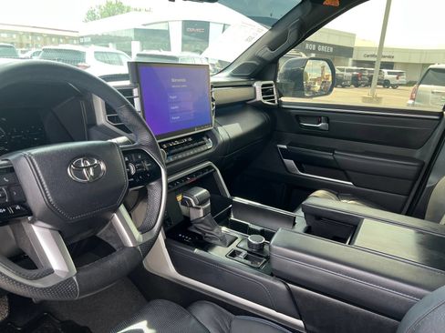 Used 2024 Toyota Sequoia Platinum AWD/4WD image 34