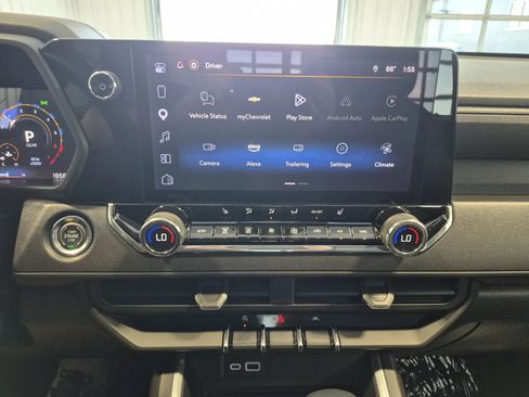 Used 2025 Chevrolet Colorado Trail Boss AWD/4WD image 28