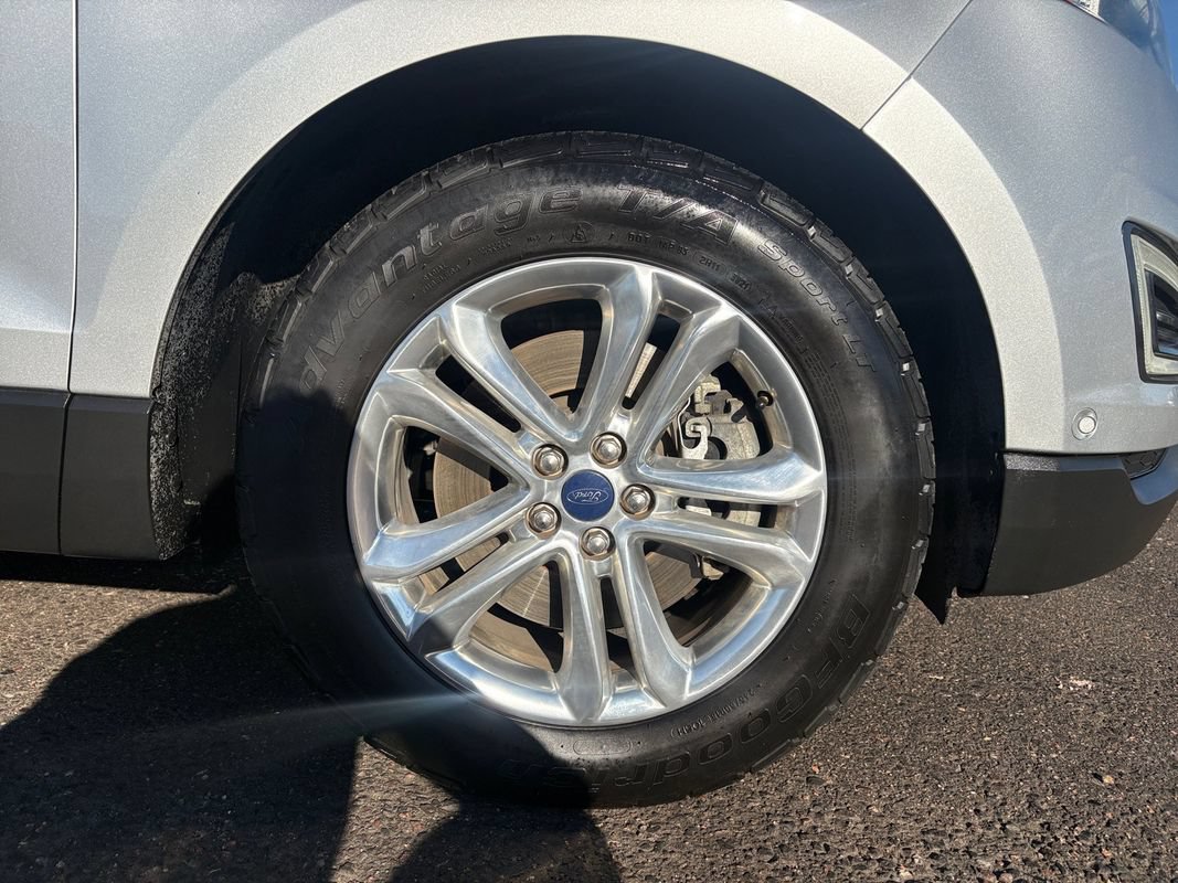 Used 2016 Ford Edge Titanium w/ Equipment Group 302A AWD/4WD image 9