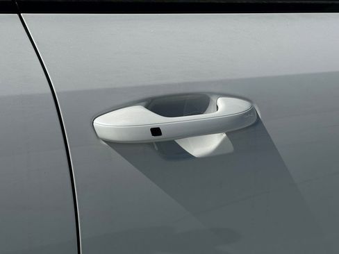 New 2025 Kia Niro EX image 8