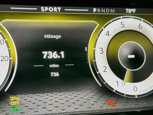 Used 2026 Aston Martin V8 Vantage S RWD image 6