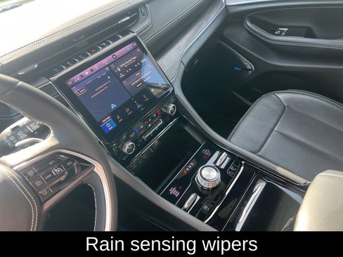 Used 2022 Jeep Grand Cherokee Overland w/ MOPAR Finishing Package image 24