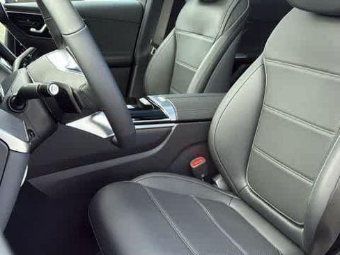 Used 2026 Mercedes-Benz GLC 300 4MATIC image 28