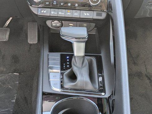 New 2025 Hyundai Elantra Limited image 15