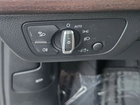 Used 2022 Audi Q5 2.0T Premium w/ Convenience Package image 22