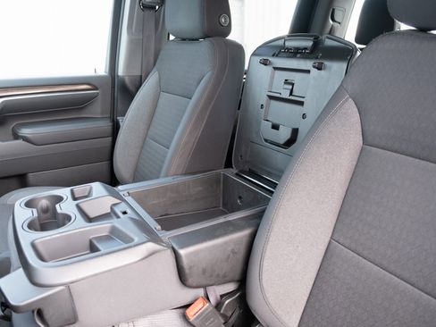 Used 2024 Chevrolet Silverado 3500 LT image 8