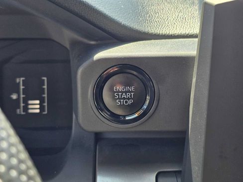 Used 2024 Toyota Tacoma SR5 AWD/4WD image 33