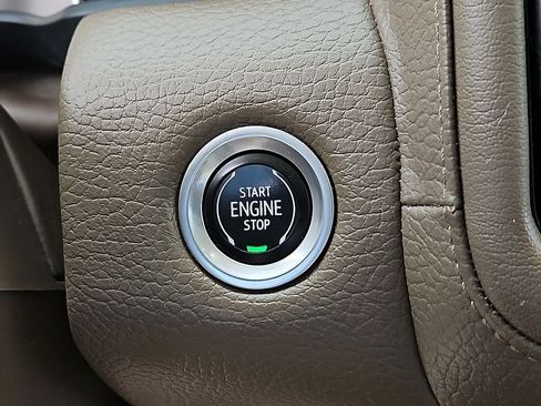 Used 2021 GMC Yukon XL Denali AWD/4WD image 27