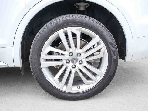 Used 2020 Audi Q5 2.0T Premium Plus w/ Premium Plus Package AWD/4WD image 13