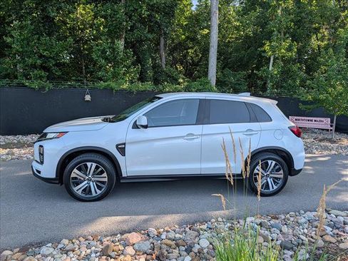 Used 2024 Mitsubishi Outlander Sport ES AWD/4WD image 2