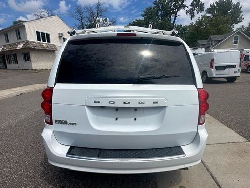 Used 2020 Dodge Grand Caravan SE w/ UConnect Hands-Free Group FWD image 7