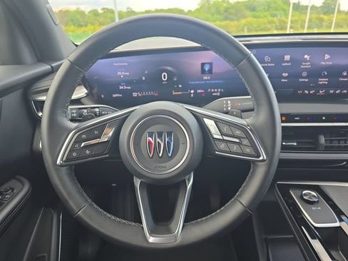 Used 2025 Buick Enclave Preferred AWD/4WD image 15