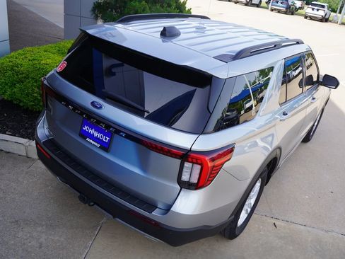 Used 2025 Ford Explorer Active w/ Active Comfort Package RWD image 12