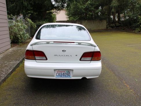 Used 1999 Nissan Maxima SE FWD image 10
