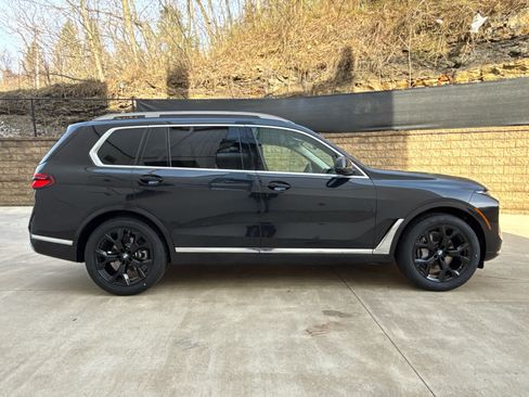 Used 2026 BMW X7 xDrive40i w/ Premium Package AWD/4WD image 7