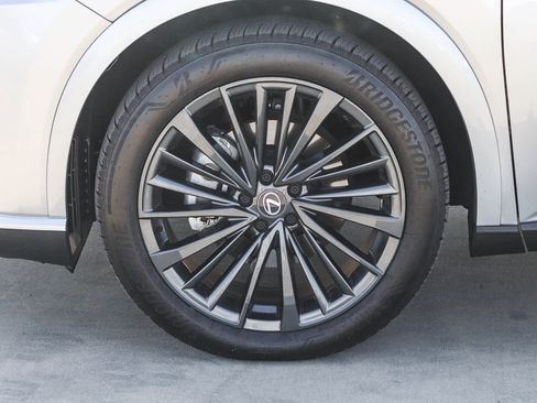 Used 2025 Lexus RX 350 Premium w/ Convenience Package FWD image 11