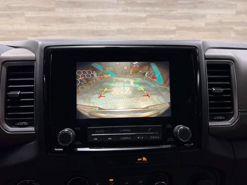 Used 2023 Nissan Frontier SV w/ Technology Package image 7