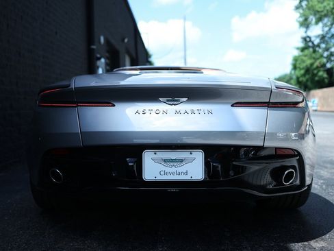 Used 2024 Aston Martin DB12 Convertible image 16
