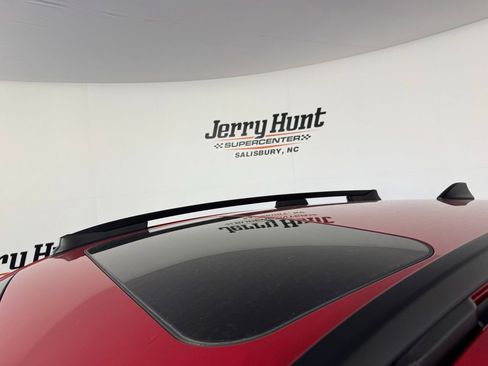 Used 2025 Subaru Crosstrek 2.0i Premium image 6