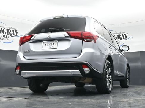 Used 2017 Mitsubishi Outlander ES FWD image 34