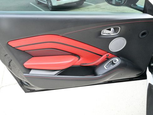 Used 2019 Aston Martin V8 Vantage Coupe image 21