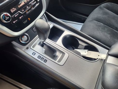 Used 2020 Nissan Murano S image 18