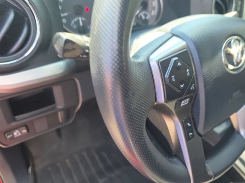 Used 2017 Toyota Tacoma SR5 w/ Tow Package RWD image 20