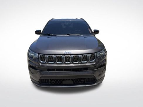 Used 2023 Jeep Compass Latitude w/ Convenience Group AWD/4WD image 3