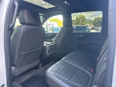 Used 2023 Chevrolet Silverado 2500 High Country w/ Z71 Off-Road Package image 27