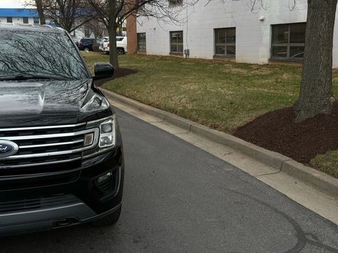 Used 2018 Ford Expedition XL w/ Fleet Convenience Package image 12