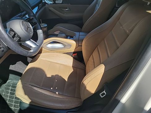 Used 2024 Mercedes-Benz GLS 450 4MATIC image 4