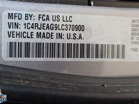 Used 2020 Jeep Grand Cherokee Altitude RWD image 30