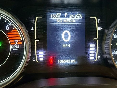 Used 2019 Jeep Cherokee Latitude Plus AWD/4WD image 13