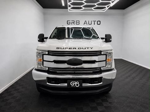 Used 2017 Ford F250 XLT w/ FX4 Off-Road Package AWD/4WD image 2
