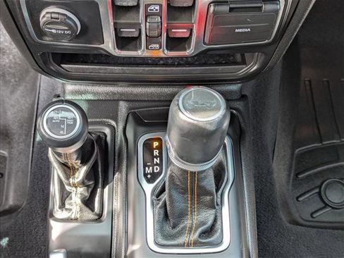 Used 2022 Jeep Wrangler Unlimited Sahara image 12