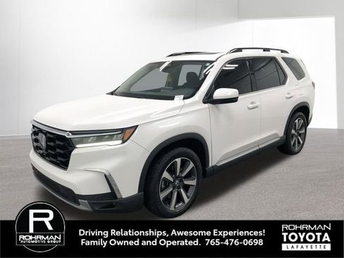 Used 2023 Honda Pilot Touring image 1