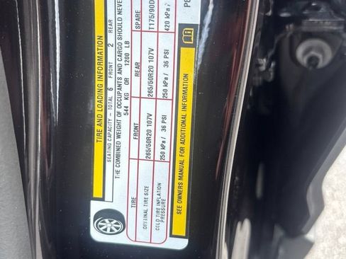 Used 2023 Jeep Grand Cherokee L Limited w/ Black Appearance Package AWD/4WD image 21