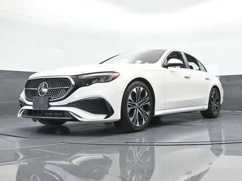 Used 2025 Mercedes-Benz E 350 Sedan image 59