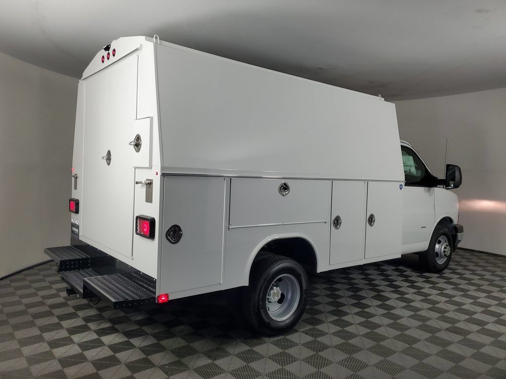 New 2026 Chevrolet Express 3500 w/ Power Convenience Package RWD image 4