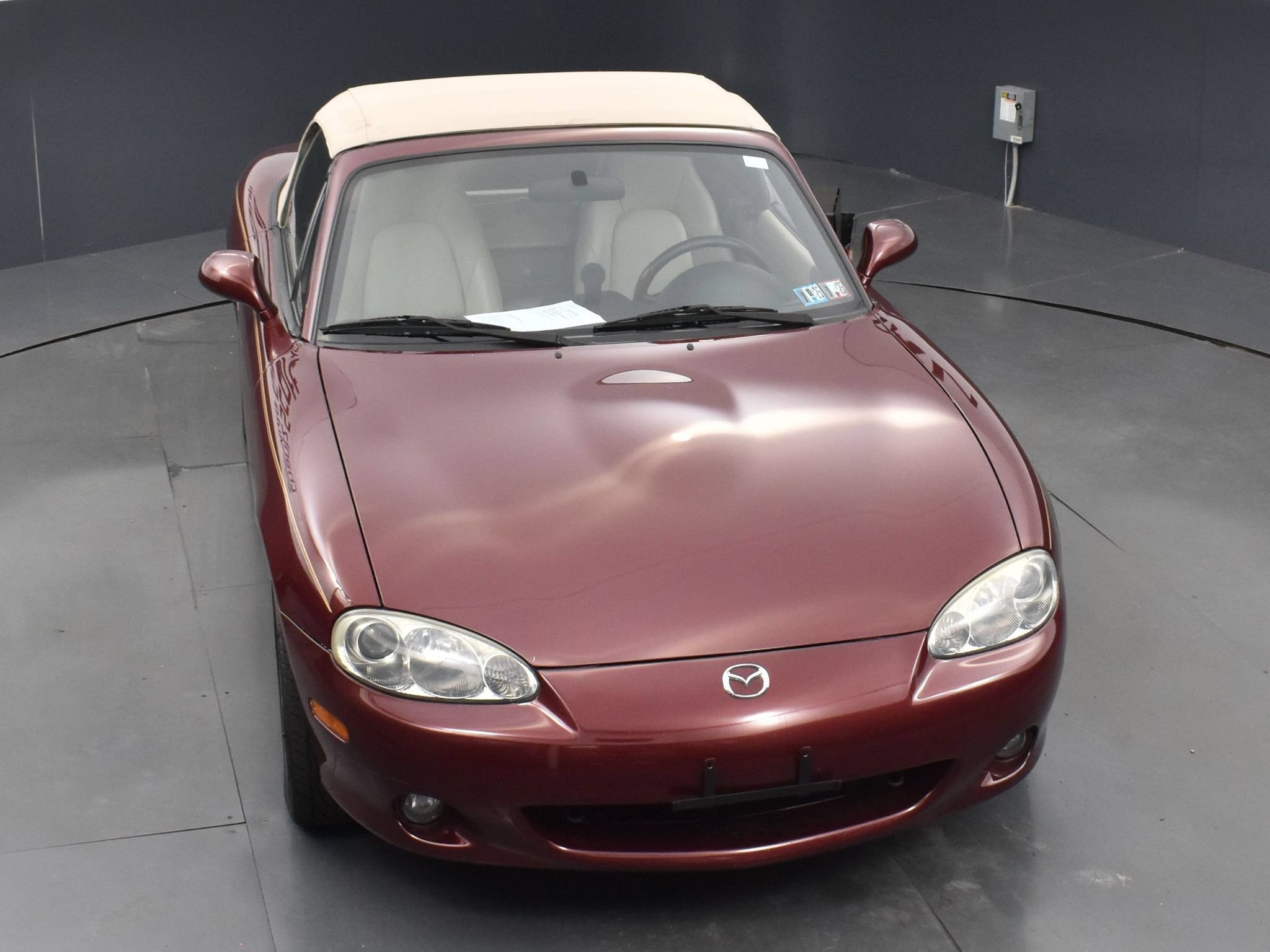 Used 2003 MAZDA MX-5 Miata RWD image 16