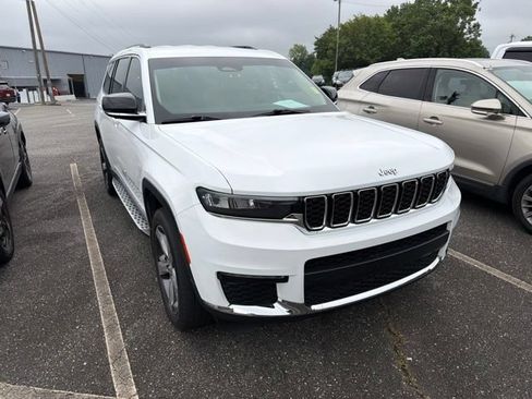Used 2021 Jeep Grand Cherokee L Limited RWD image 3